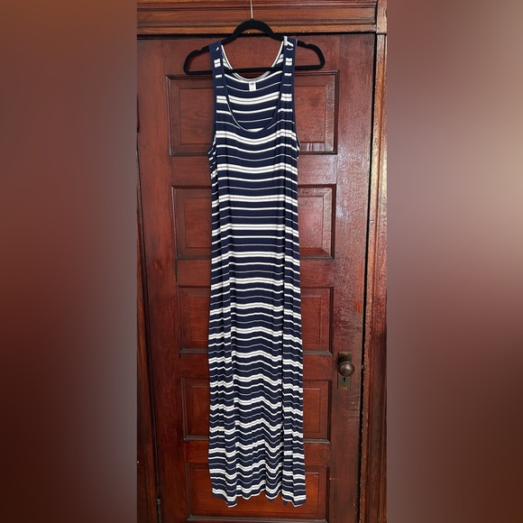 Old Navy Blue and White Striped Maxi Dress - Picture 1 of 4